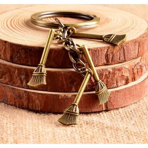 Witches broom keychain key ring bronze retro key chain key holder creative portachiavi chaveiro llaveros bag charm free shipping
