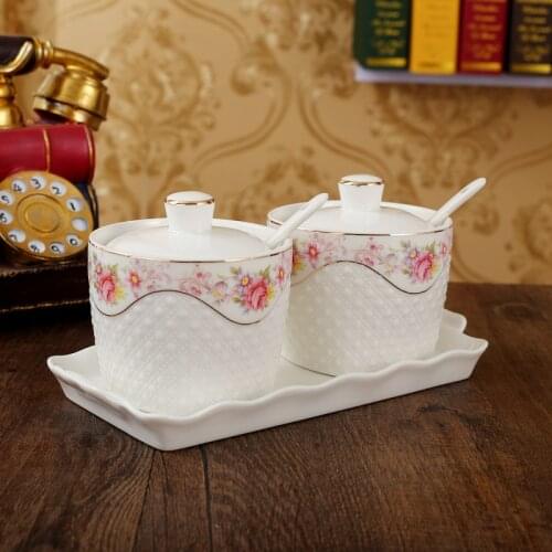 European Ceramic Spice Jar Creative Kitchen Cooking Tools White Porcelain Seasoning Box Salt and Pepper Shaker Condiment Bottle