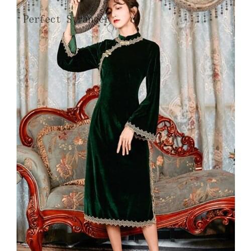2021 Spring New Arrival Retro Hot Sale Stand Collar Flare Sleeve Lace Decorated Women Velvet Long Dress Green