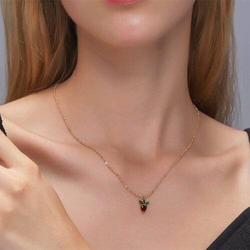 Women Girls Sweet Red Crystal Strawberry Pendant Necklace Korean Style God Silver Color Fruit Necklace Neck Collier Jewelry