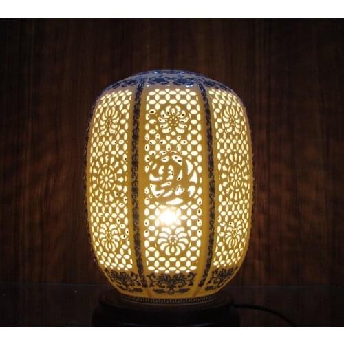 Chinese blue and white Vintage Antique Chinese Flower Vase Desk Lamp Blue and White Ceramic Table Lamp