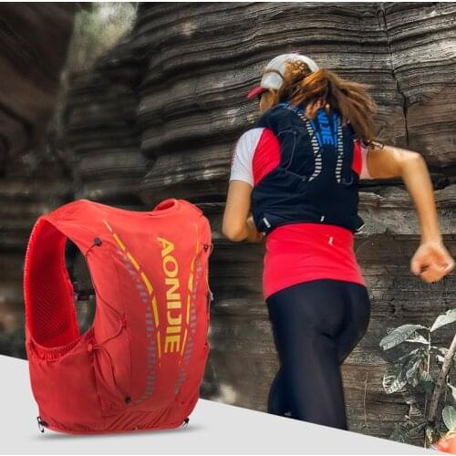 Aonijie C958 Outdoor Sport Backpack 8L Ultralight Breathable Hydration Vest Trail Running Bag Camping Hiking with 1.5L Water Bag