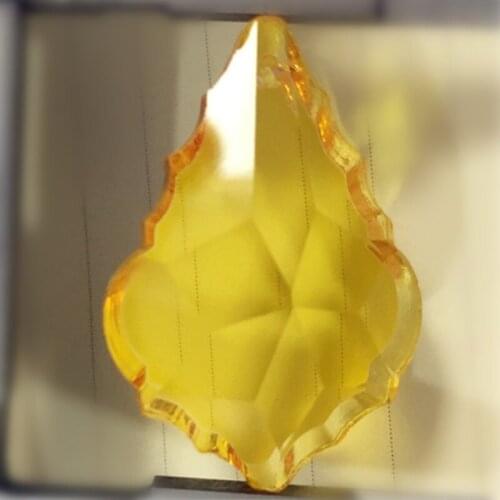 Nice Yellow 76mm 6pcs Crystal Maple Leaf Pendants Glass Lighting Suncatchers For Home Decoration Chandelier Prism Pendants