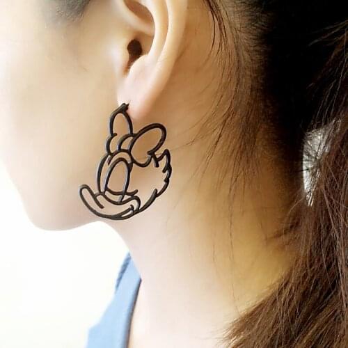 Cartoon sweet style alloy daisy/donald stud earrings for women chic statement fashion earrings girls 2018