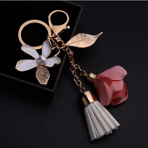 Fashion Keychain Women Charm Romantic Bag Pendant Flowers Key Chain Creative Tassel Car Key Ring Jewelry Gifts Trinket Accessory