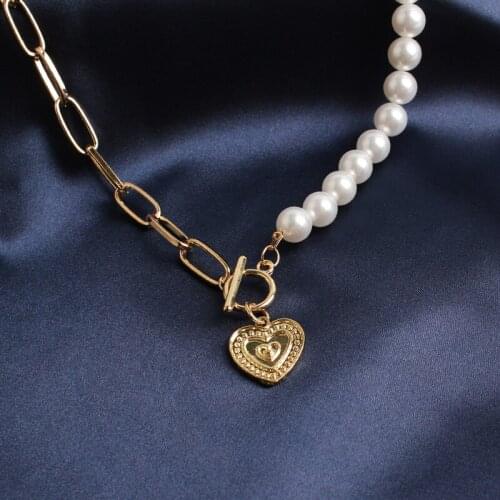 2020 New European and American best selling Bohemian retro simple alloy portrait letter pendant fashion womens necklace jewelry