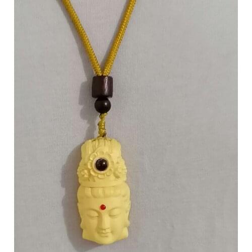 Solid wood Guanyin head Sculpture decorative pendant Hand-carved Backpack keychain pendant Wooden Guanyin head Mini statue