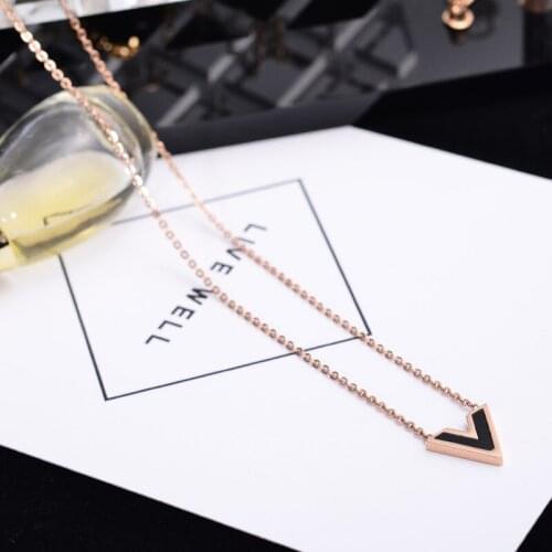 YUN RUO Top Brand Rose Gold Colors Black White Shell V Shape Necklace for Woman Girl Fashion Gift 316 L Stainless Steel Jewelry