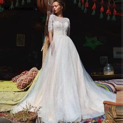 Luxury Half Sleeve O-Neck Chapel Train Bridal Ball Gown 2021 New Arrival Embroidery Appliques Tulle Button Back Wedding Dress