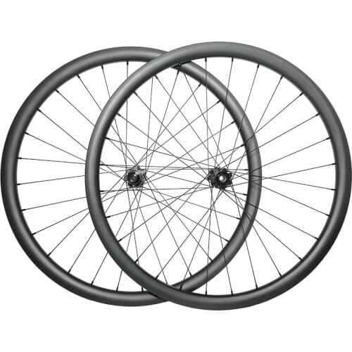700C 45mm clincher tubeless road disc carbon rims, 28mm width, Novatec D791SB/D792SB black 28H, leader round spokes and nipples