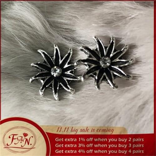2020-2021 Trend Unique on Sale Cool Girl Woman Black and Silver Color Flower Style Fashion Stud Earrings for Daily Party Date