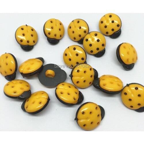 100pcs Plastic Yellow Ladybugs Ladybirds Buttons Sewing Shank Accessories Baby Crafts 13x15mm Scrapbooking