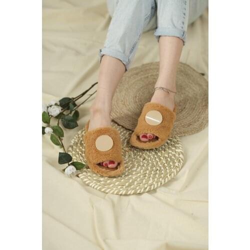 Pufdy Button Detailed Plush Home Slipper