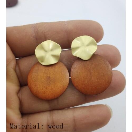 2020 Fashion Acrylic Pendant Earrings Matt Gold Rose Round Earrings Irregular Geometric Earrings for Women Party Jewelry