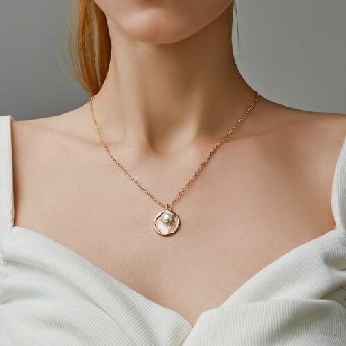 Sweet Starry Sky Pearl Necklace for Women Simple Star Round Clavicle Chain Choker Girl Gift Fashion Luxury Jewelry New 2021