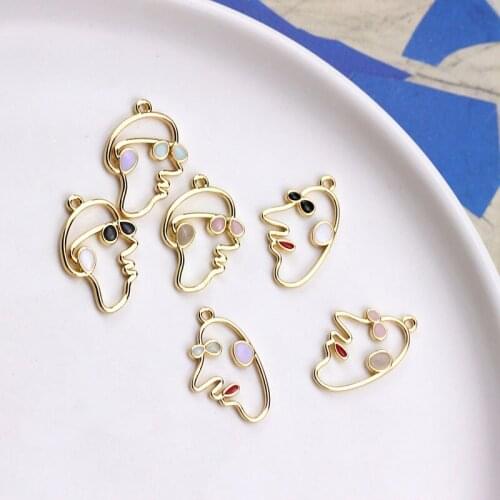 Free Shipping 50pcs 13*20MM Hollow Out Gold Tone Alloy Cute Human Face Shape Fashion Earring Pendant Charms Ornament Accessories