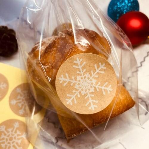 120pcs Merry Christmas Snowflake Paper Sticker Self Adhesive Kraft Baking Stickers Gift Box Sealing Stickers Paper Label