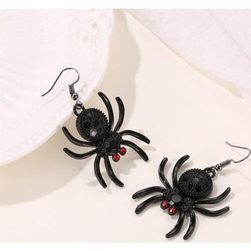 Halloween Jewelry Spider Earring For Women Punk Black Insect Spider Hoop Earring Charming Gothic Jewelry Female Party Gift