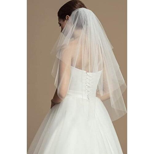 2 Tiers Bride Wedding Veil Short Fingertip Length Bridal Tulle Hair Accessoies with Comb and Cute Edge