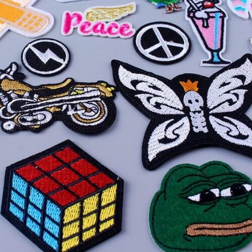 Pulaqi Punk Skull Butterfly Iron On Patches Motorcycle Embroidered Cartoon Frog Stickers Clothing Animals Badges For Jeans Decal