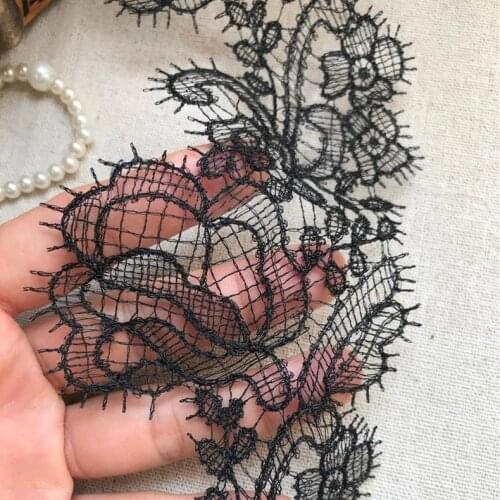 1 Yard Black / White Venice Lace, Rose Leaf Applique Lace, Eyelash Lace Trim