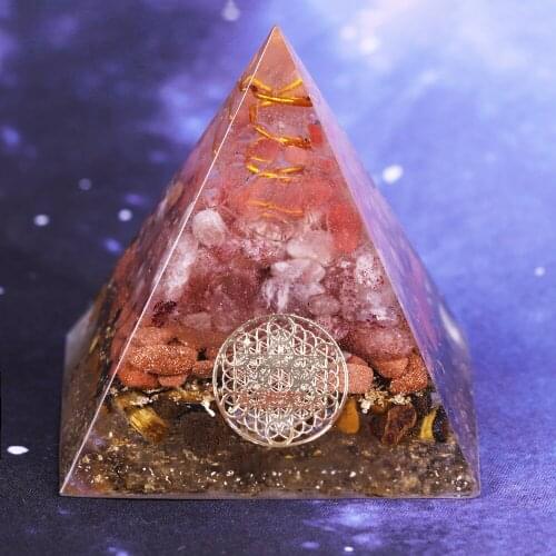 Strawberry crystal Orgonite Pyramid Chakra Love Crystal Bring Lucky Stone Resin Pyramid Crafts Ornaments