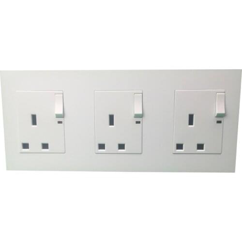 UK Standard 3 Gang Power Socket, United Kingdom Wall Socket,250V 13A Socket For Hong Kong, Singapore, Malaysia