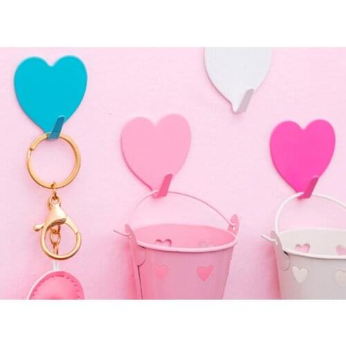 2pcs Creative Metal Cute Heart-Shaped Hook Strong Adhesive Paste Wall Bearing Kitchen Hook No Trace After Paste Door Hook