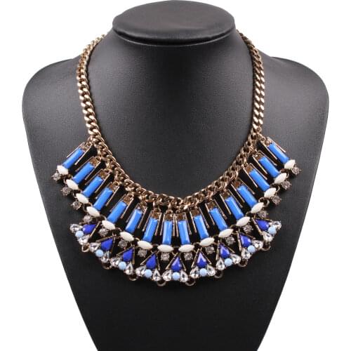 2021 New Arrival Design Fashion Chunky Gold Chain Necklace Big Acrylic Crystal Pendant Statement Necklace for Women Jewelry