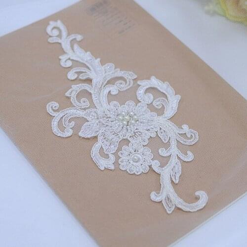 Clothing Acc 5pcs Packed Handed Beading & Embroidered 3D Floral Patches Lace Applique for Wedding Dress Gown Veil DIY Decoration