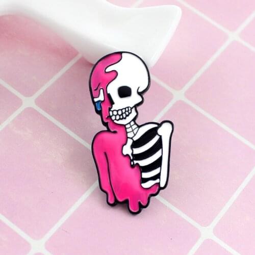 2021 New Creative Alloy Halloween Skull Brooch Pink Color Human Skeleton Brooch Handbag Decorations Jewelry Wholesale Y2K