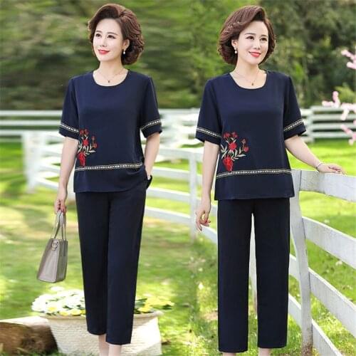 Summer O Neck Two Piece Set Womens Retro Embroidery flowers Short Sleeve T-shirt & Pants Sets Middle-aged Loose Tracksuit