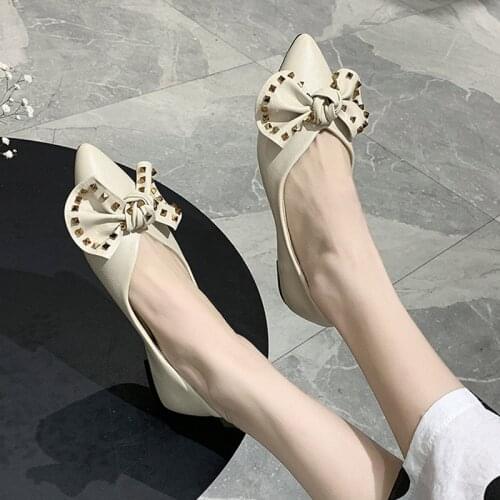 Spring Women Women Flats Rivets Butterfly Knot Slip on Flats Shoes Black Ponited Toe Boat Shoes Woman Loafer zapatos mujer 7984G