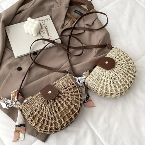 2021 Ladies Hollow Woven Saddle Bag Rattan Woven Large Capacity One-Shoulder Beach Bag Female Leisure Travel Messenger Bag