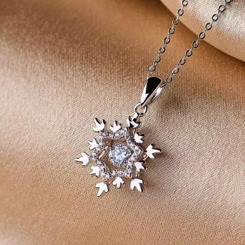 Huitan Fashion Luxury White Snowflake Pendant Necklace Women with Brilliant Cubic Zirconia Romantic Bridal Wedding Jewelry 2021