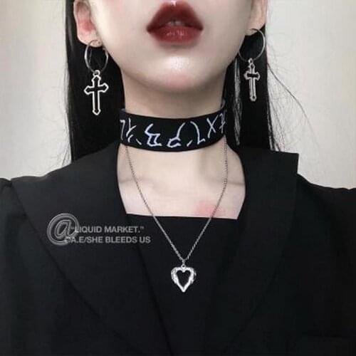 Hip Hop Rock Black Hollow Cross Earrings For Girl Metal Punk Retro Tide Cool Stud Earrings Cool Women Party Jewelry Accessories