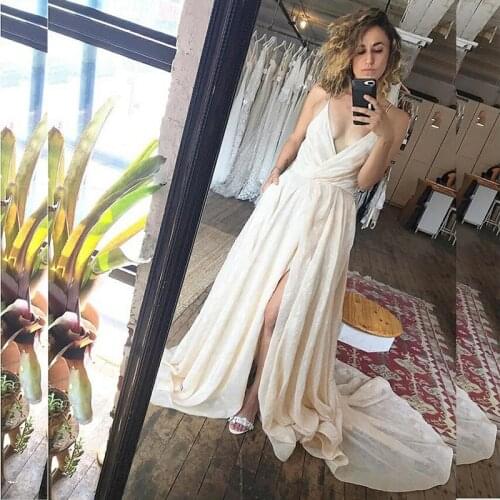 Wedding Dress Champagne 2021 Side Slit V-Neck Spaghetti Strap Bridal Gowns Sweep Train Floor Length Lace Sleeveless Gorgeous