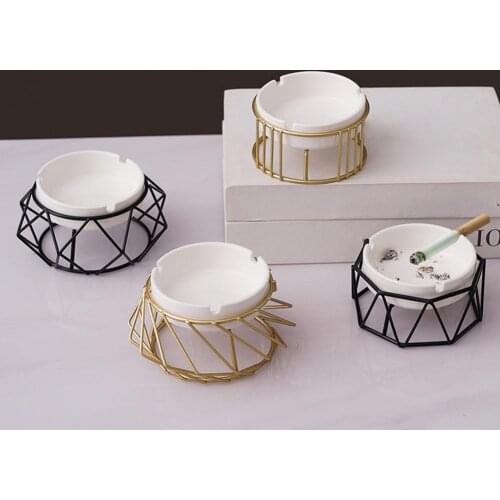 Fashion Ceramic Cigarettes Ashtray Creative Heat Resistant Outdoor Iron Smoking Ash Tray Holder for Home Desk Unique Ashtrays