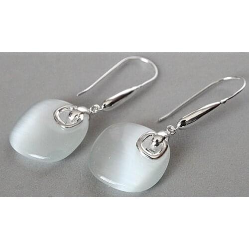 LADYS ELEGANT WHITE OPALS Tibetan Silvers HOOK DANGLE EARRINGS 1.8"