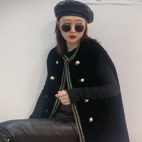 2020 Winter new sheep shearing round collars black leather coat one body coat female temperament xiangxiang wind show thin vest