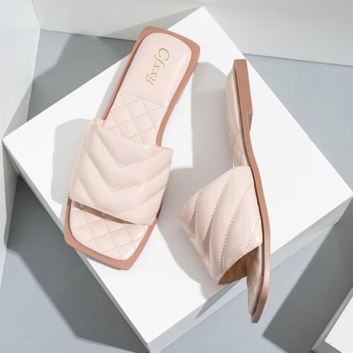 2021 Fashion Retro Woman Slippers Soft PU Leather Sandals High Quality Flat Flip Flops Classic Four Seasons Indoor Outdoor Shoes