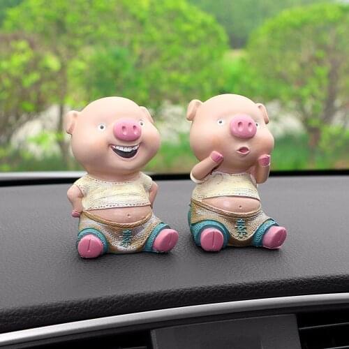 2pcs/set Resin Pig Couple Doll Figure Decoration Cute Automobiles Interior Dashboard Decor Toys Accessories Car Ornaments Gifts