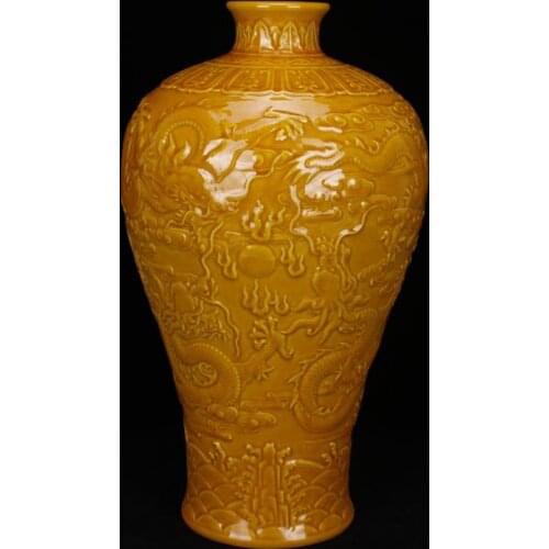 Jingdezhen imitation of the Qianlong style antique porcelain dragon relief meiping vase Chinese classical decoration