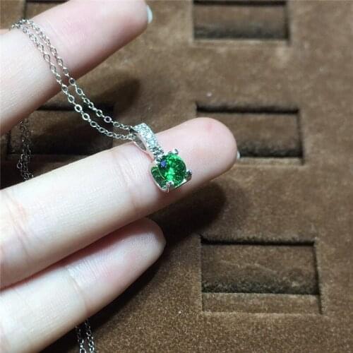 Geoki 925 Sterling Silver 0.5 Ct Perfect Cut Green Moissanite Cow Head Pendant Necklace Passed Diamond Test Emerald Necklace