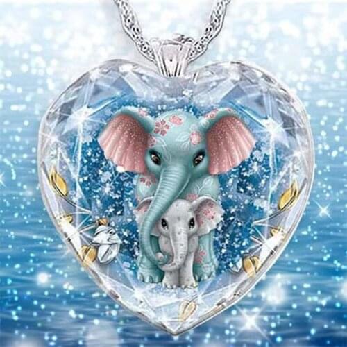 Fashion Crystal Elephant Heart Pendant Necklace Womens Mother Elephant Animal Necklace Mothers Day Fashion Jewelry Gifts