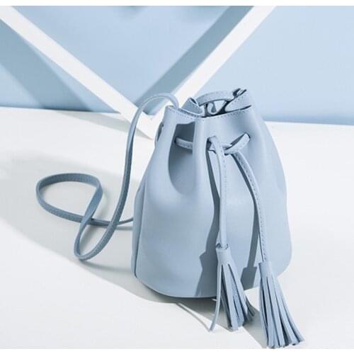 2021 New Vintage Tassel Crossbody Bucket Bag Female Shoulder Handbags Drawstring Messenger Crossbody Bags Solid color