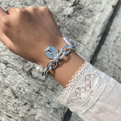 2021 retro fashion baroque pearl bracelet womens portrait coin simple charm couple imitation pearl bracelet jewelry gift