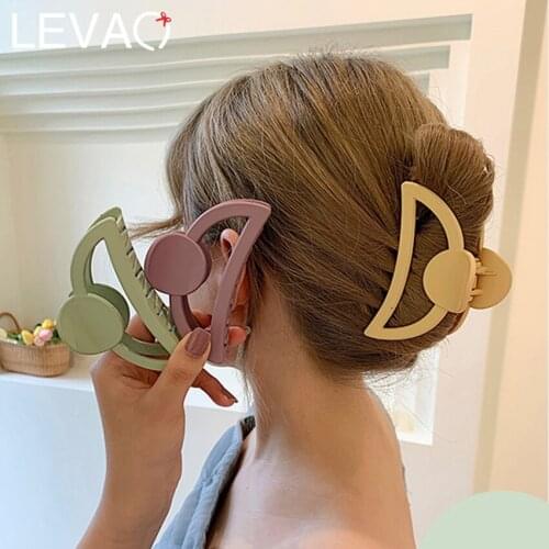 Levao 2021 Fashion Solid Color Hairpin Hair Claws For Women New Hair Clip Hair Grips Washing Tool For Girls Hair Accessories