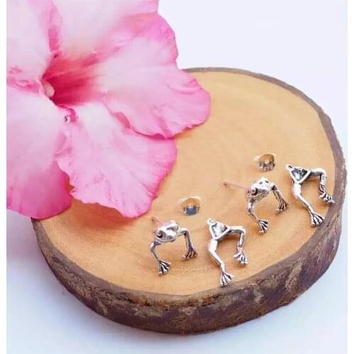 Ladies Hot Sale 2 Way Frog Earrings For Frog Lover Jewelry Retro Stud Detachable Earrings Gift For Women Cute Fashion Earings