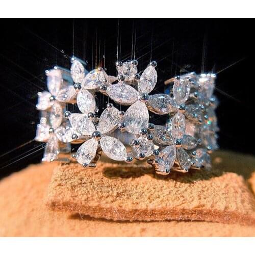 Chic Bling Austrian Crytal Clover Flower Diamonds Gemstones Rings for Women 18k White Gold Silver Color Jewelry Bijoux Accessory